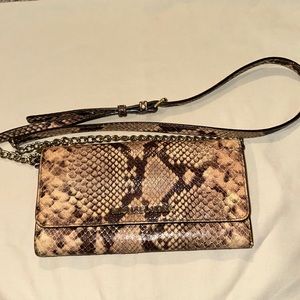 Michael Kors Crossbody Wallet on Chain